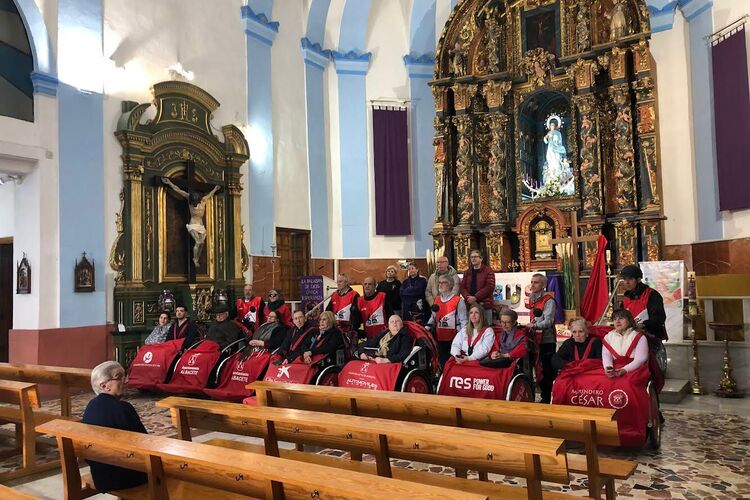 La Junta de Cofradías habilita zonas para que las personas con movilidad reducida puedan disfrutar de la Semana Santa de Albacete